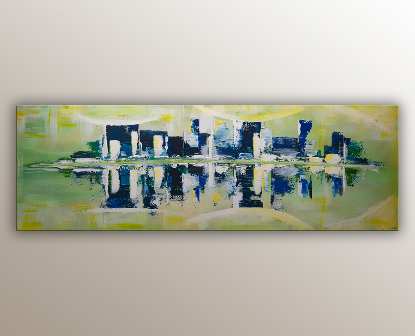 Paysage urbain abstrait de l'artiste Helena Monniello dans des tons de verts et avec des reflets dans l'eau.