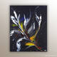 La grâce peinture abstraite de l'artiste Helena Monniello sur fond noir.