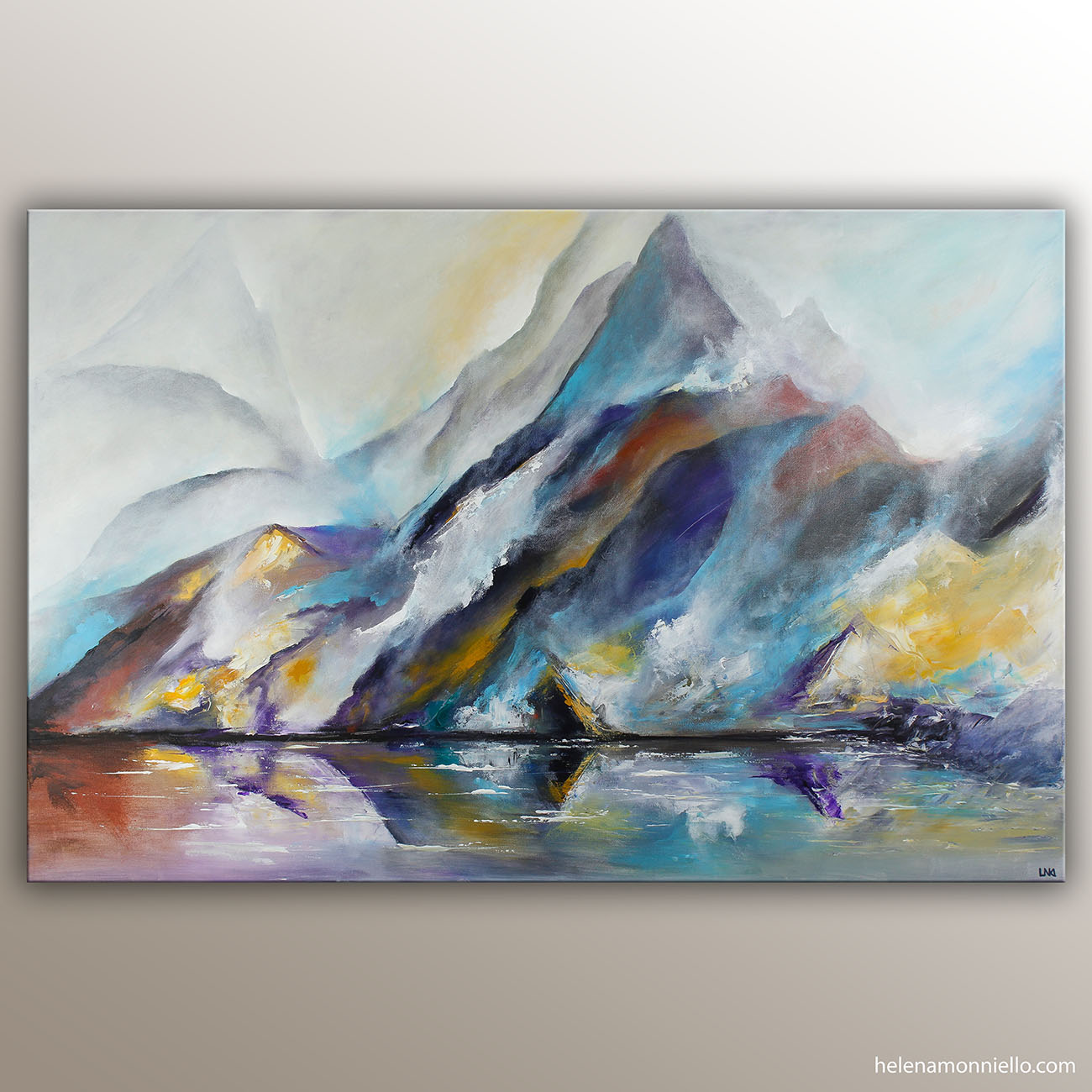 "La grotte" : paysage de montagne de l'artiste Helena Monniello avec ses reflets sur l'eau.