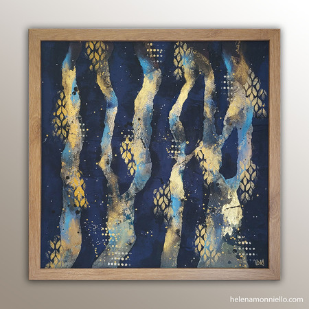 Peinture abstraite aux troncs dorés sur fond bleu nuit, avec motifs de feuilles et éclats lumineux — "Le Bois Rêve" de LNA.
