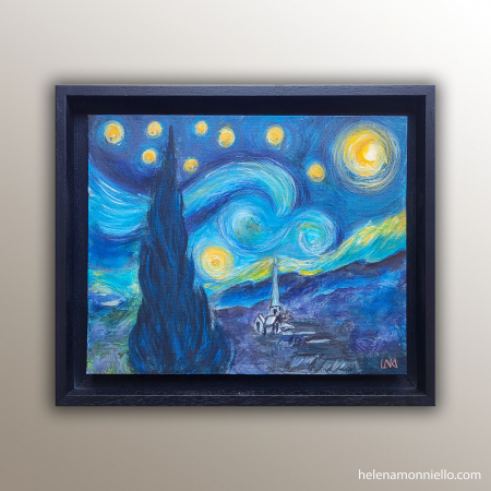 Peinture acrylique inspirée de la Nuit étoilée de Van Gogh, avec ciel tourbillonnant bleu et or, cyprès sombre et clocher blanc "Nuit à la campagne" de LNA.