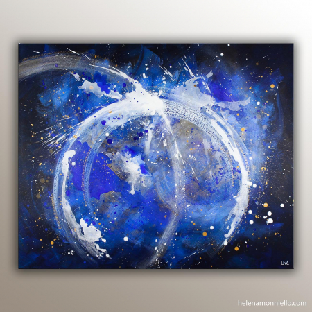 Peinture abstraite cosmique aux deux cercles entrelacés sur fond bleu nuit, avec éclats blancs et touches d'or. "La Porte des Mondes" de LNA.